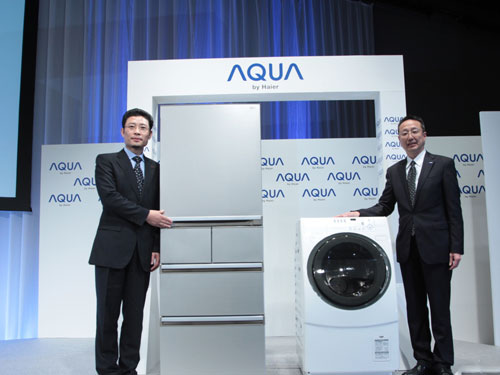 海尔集团副总裁和海尔AQUA销售株式会社社长共同推出新产品